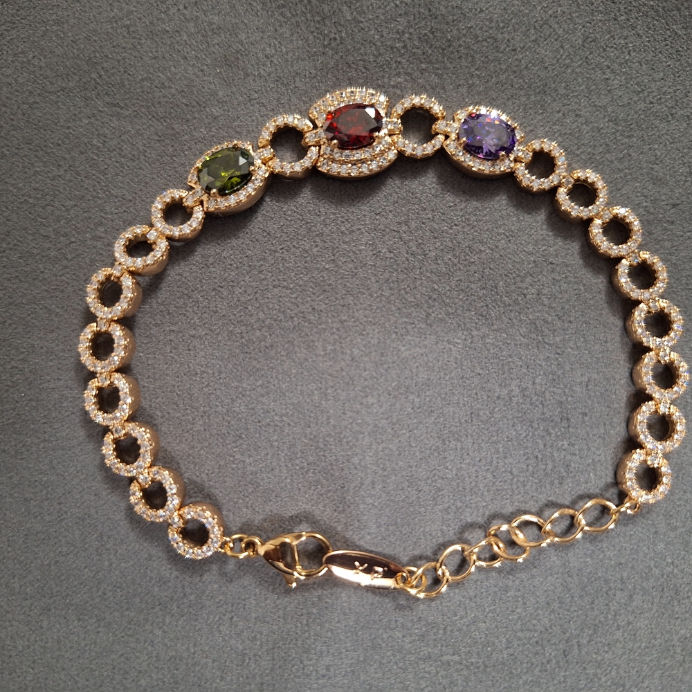 Elegant Gold Bracelet with Multicolor Gemstones